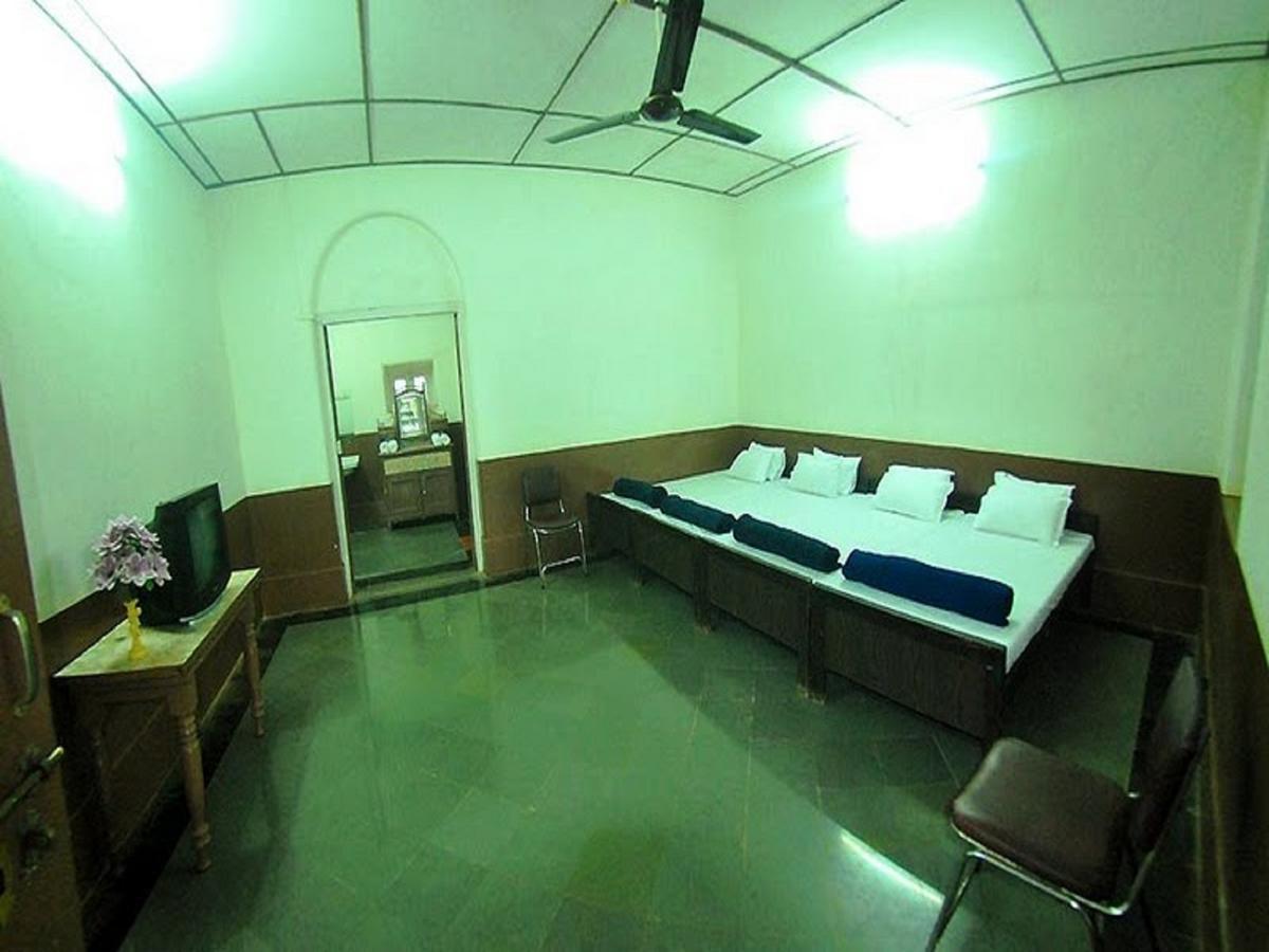 Cecil Hotel Matheran Kültér fotó